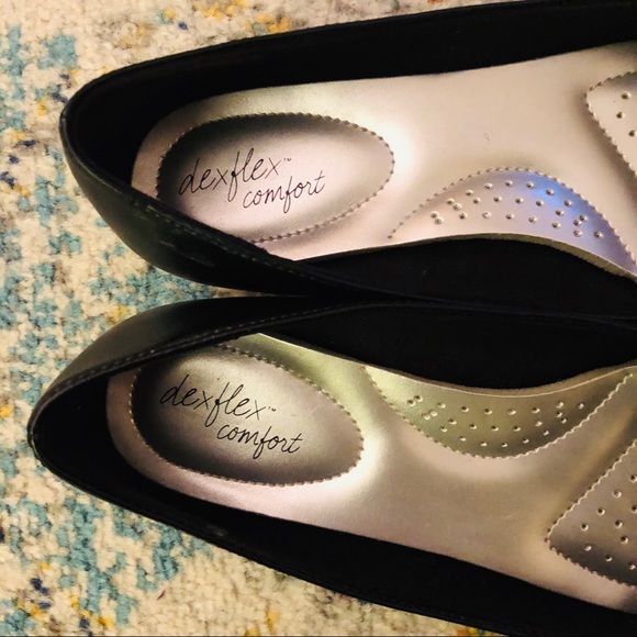 Pointed Cap Toe Dexflex Flats 7.5 - Picture 4 of 5